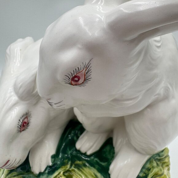 Pair of Bunny on top an  ITALIAN CACHEPOT Easter spring large read white green - Picture 2 of 16